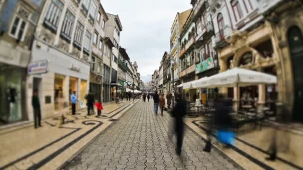 Городское пешеходное движение Порту — стоковое видео
