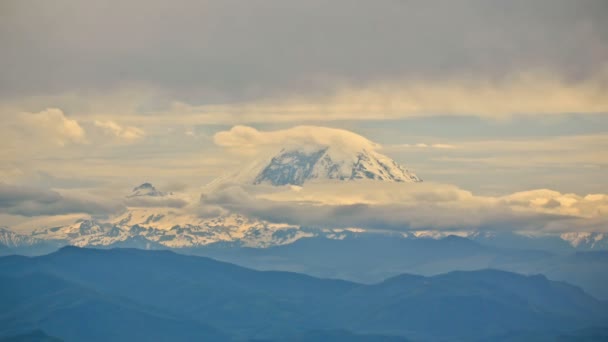 Hermosa montaña Monte Rainier — Vídeos de Stock