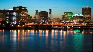 Portland cityscape Hawthorne Köprüsü