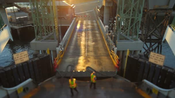 Ferry Seattle a partir do cais — Vídeo de Stock