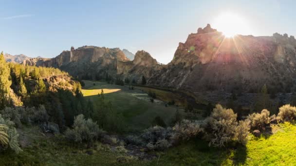 Lasso di tempo panning Smith Rocks — Video Stock