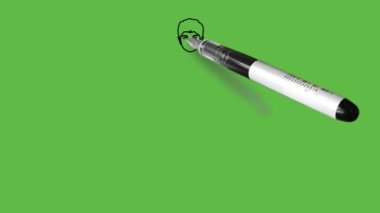 Ayakta duran küçük çocuk sol kolunu mavi ve siyah elbiseyle ve soyut yeşil ekran arka planında siyah çizgili ayakkabılarla büktü.