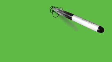 Soyut yeşil ekran arka planında siyah çizgili mavi ve siyah renkli kombinasyon elbise ve ayak giysisi giyen küçük bir kız çiz