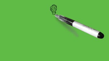 Ayakta duran bayan mavi ve siyah bluz, etek, kısa elbise, kep ve ayakkabı giyerek yeşil ekran arka planında siyah çizgili