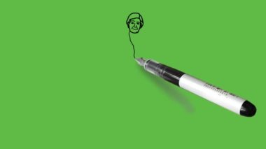 Ayakta duran yaşlı kadın destek için elinde çubuklar, siyah-mavi bluz, etek, kısa elbise ve soyut yeşil perde arka planında siyah çizgili ayakkabılar tutuyordu.