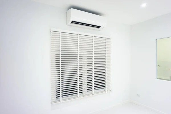 Venetian Blind Air Conditioner Wall Mount Indoor Unit Split System — Stock Photo, Image