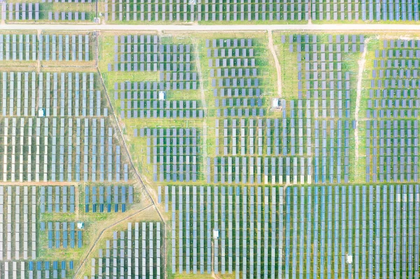 Solarpark Feld Oder Solarkraftwerk Der Luftaufnahme Bestehen Aus Photovoltaikzellen Panel — Stockfoto
