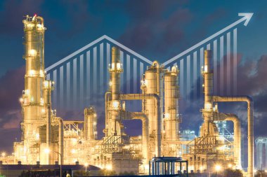 Petrol gazı rafinerisi ya da petrokimya fabrikası. Oku, grafiği veya çubuk grafiğini dahil et. Üretimin, piyasa fiyatının, talebin, arzın artışı veya artışı. İş, endüstri, yakıt, enerji kavramı.