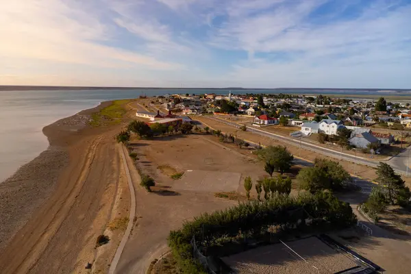 Atlantik kıyısındaki bir kasabanın hava fotoğrafları.