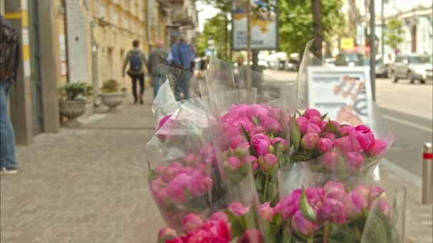 Buquês Peônias São Vendidos Rua Central Kiev Romance Urbano Verão — Vídeo de Stock