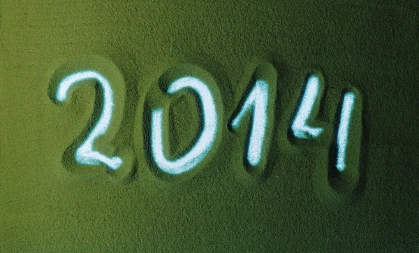 Desenho Mão Ano Número 2014 Símbolo Areia Verde Mão Masculina — Fotografia de Stock