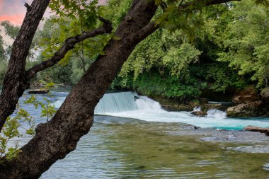 Manavgat Şelalesi, temiz doğası ve berrak sularıyla, Antalya Türkiye