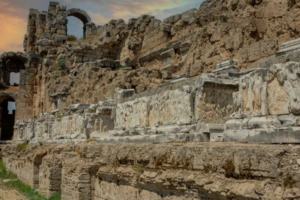 Magníficamente Hermoso Anfiteatro Mármol Tallado Decoraciones Perge Antigua Ciudad Anfiteatro — Foto de Stock