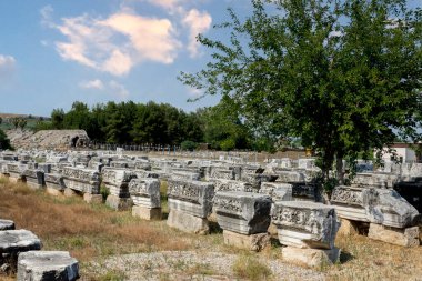 Antalya 'nın Aksu ilçesindeki antik Perge şehrinde kazılar yapıldı. Pamphylian şehirlerinden birinin İ.Ö. 12. ile 13. yüzyıllarda inşa edildiğine inanılıyordu..