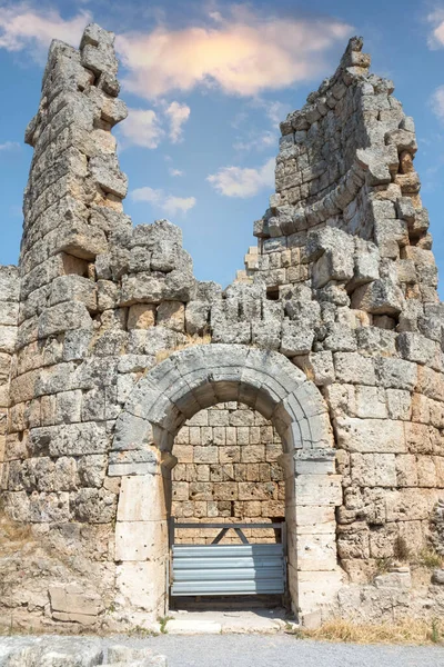 Perge Antik Şehir Roma Kapısı Pamphylian Şehirlerinden Birinin Ile Yüzyıllarda — Stok fotoğraf