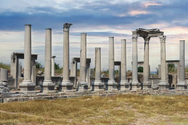 Staré Město Perge Poblíž Antalya Turkey Sloupcová Ulice Trosky Předpokládá — Stock fotografie