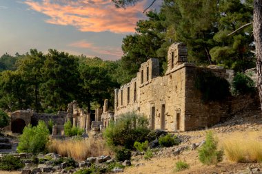 Akdeniz kıyısındaki Pamphylia (Pamphylia, Lyrbe) antik Yunan kenti. Yana, Antalya, Türkiye.