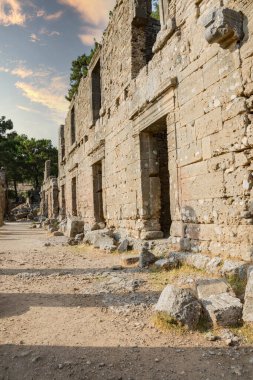 Akdeniz kıyısındaki Pamphylia (Pamphylia, Lyrbe) antik Yunan kenti. Yana, Antalya, Türkiye.