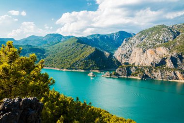 Macera Parkı Manavgat Oymapnar baraj gezisi teknesi, Manavgat nehir manzarası ve daha fazlası.