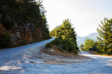 Macera Parkı Manavgat Oymapnar barajı, dağ manzarası ve daha fazlası. Seçici odak yolu