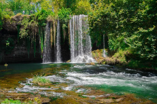 Büyük Şelaleli Yaz Manzarası Antalya Daki Duden Şelaleleri Görünüm — Stok fotoğraf