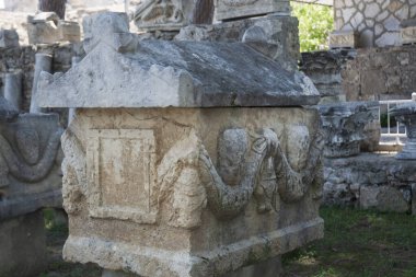 Helenistik mezar taşları örnekleri. Taş oyma kabartmalar..