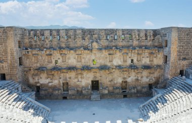 Antalya yakınlarında Aspendos antik Roman amphitheater. Türkiye'de tarihi ve kültürel yerler kavramı için seyahat.