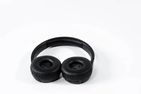 Bezprzewodowe Słuchawki Zrobione Białym Tle — Zdjęcie stockowe