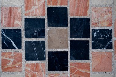 Renkli mermer döşeme levhası. siyah, pembe ve krem rengi. Anıtmezar ankara. 