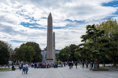 İstanbul, Türkiye - 27-09-2022: Theodosius 'un Obelisk' i İstanbul Sultanahmet Meydanı 'nda