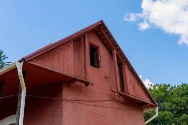 Eski bir antika evin tavan arası. Metin veya yazıtlar için kopyalama alanı olan arkaplan.