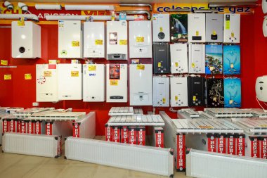 Gaz su ısıtıcıları. Metin için kopyalama alanı olan seçici odak arkaplanı. İllüstrasyon başyazısı. 24 Eylül 2021 Balti Moldova.