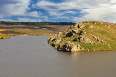Doğu Avrupa 'nın dağlık doğası. Metin veya yazıtlar için kopyalama alanı olan arkaplan