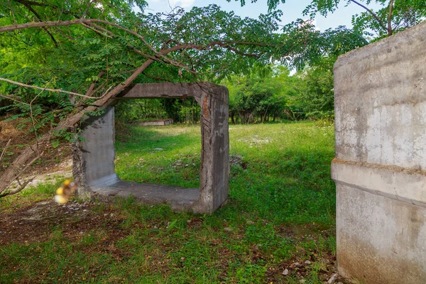 Het Grondgebied Van Een Verlaten Geheime Militaire Bunker Griezelige Plek — Stockfoto