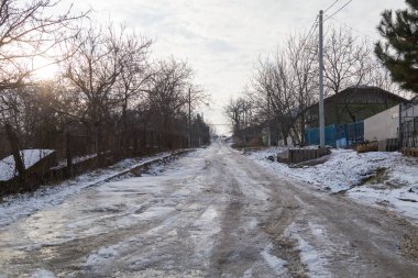 20 Ocak 2021 Balti veya Beltsy Moldova, Kışın kötü yollar. İllüstrasyon Editörü