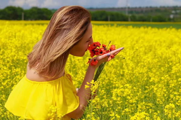 Young Pretty Woman Yellow Dress Lightning Cheerful Yellow Background Blooming — Stock Photo, Image