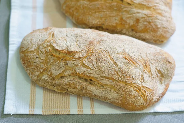 Frisch Gebackenes Italienisches Ciabatta Brot Selbst Gebackenes Brot Hintergrund Mit — Stockfoto