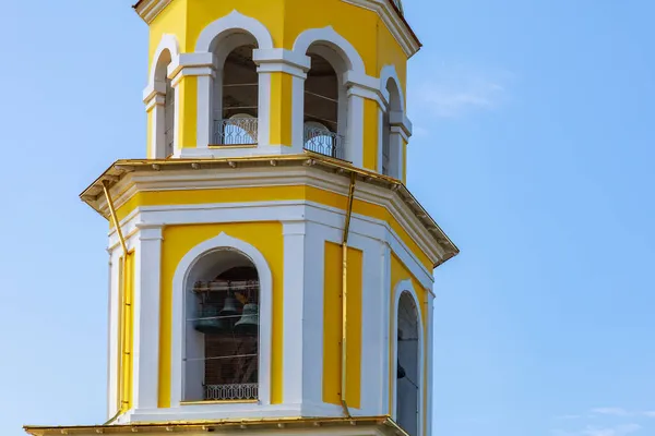 Eine Schöne Gelbe Kirche Central Park Willkommen Gagausien Moldawien Comrat — Stockfoto