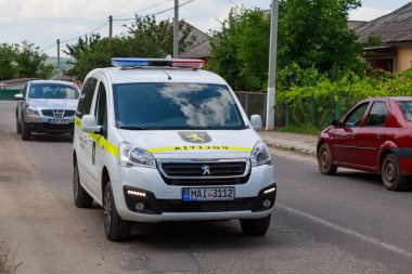 Polis devriyesi. Metin veya yazıtlar için kopyalama alanı olan bir arkaplan. İllüstrasyon başyazısı. 28 Haziran 2021 Otaci Moldova.