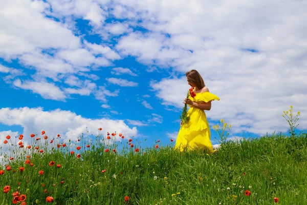 Pretty Young Woman Yellow Dress Walks Nature Poppy Field Outdoor — Stock Photo, Image