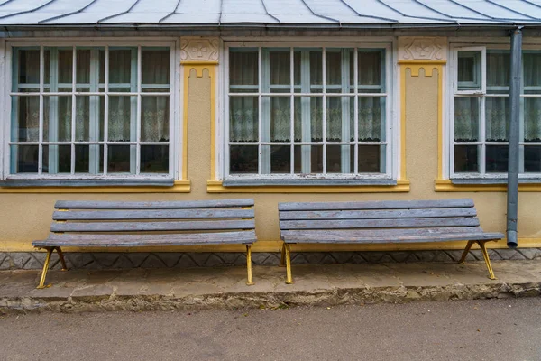 Very Beautiful Benches Rustic Setting Decorative Stone Finish Public Space — Stock Photo, Image