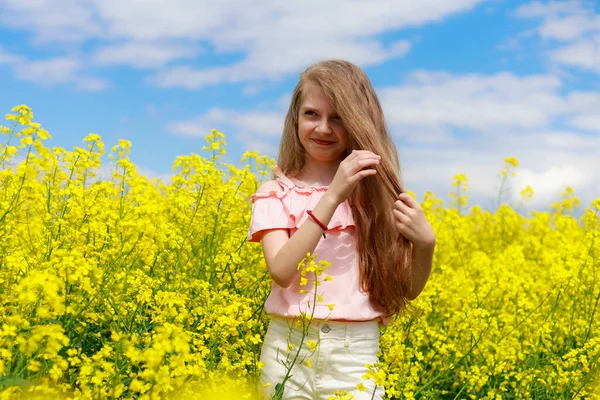 Childhood Happiness Concept Teenager Corrects Hairstyle Outdoors Girl Nature Lifestyle — Stock Photo, Image