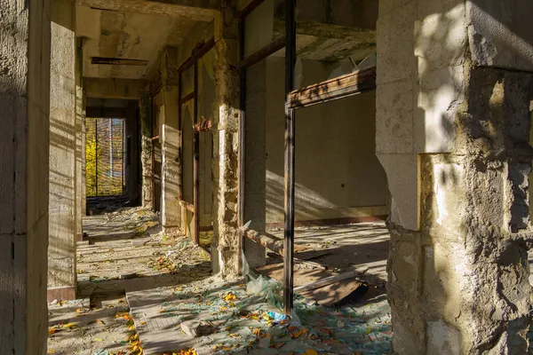 Yıkılmış Bir Binanın Kalıntıları Metin Veya Yazıtlar Için Kopyalama Alanı — Stok fotoğraf