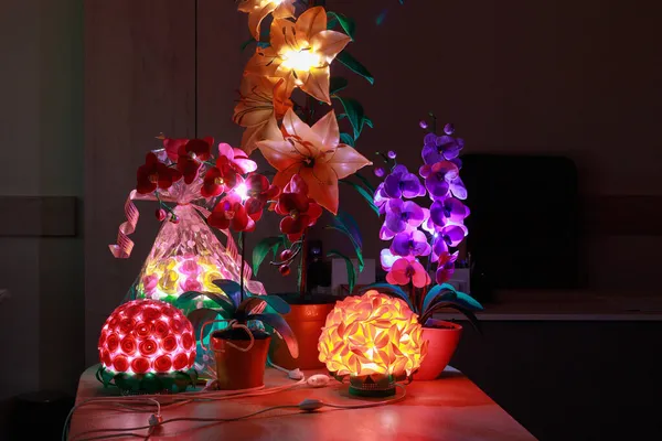 Lámparas Noche Interiores Lámparas Forma Flor Fondo Con Espacio Copia — Foto de Stock