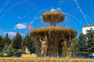 Şehrin Central Park 'ındaki çeşme. Gagauzia 'ya hoş geldiniz. İllüstrasyon Editörü. 5 Eylül 2021 Comrat veya Komrat, Moldova.