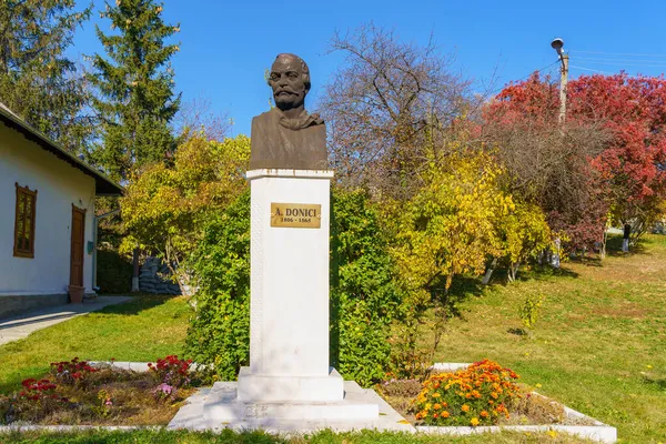 Alexandru Donici Vagyok Emlékmű Moldovai Tolmácsnak Írónak Századból Szülői Otthona — Stock Fotó