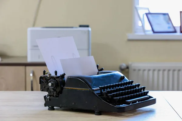 Klasyczna Klasyczna Maszyna Pisania Tło Miejscem Kopiowania Tekstu Lub Liter — Zdjęcie stockowe