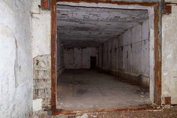 Wnętrze Podziemnego Anty Nuklearnego Opuszczonego Tajnego Bunkra Wojskowego Przerażające Miejsce — Zdjęcie stockowe