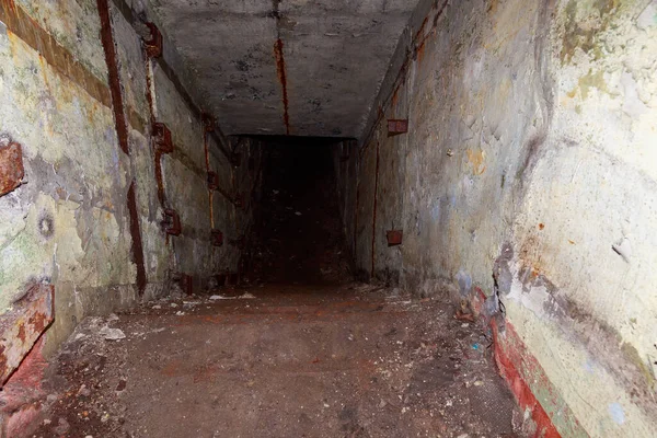 Der Eingang Einem Geheimen Getarnten Militärbunker Verlassener Luftschutzbunker Hintergrund — Stockfoto