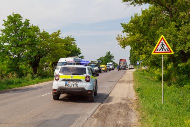Polis arabası. Metin veya yazıtlar için kopyalama alanı olan bir arkaplan. İllüstrasyon başyazısı. 12 Temmuz 2021 Balti Moldova.